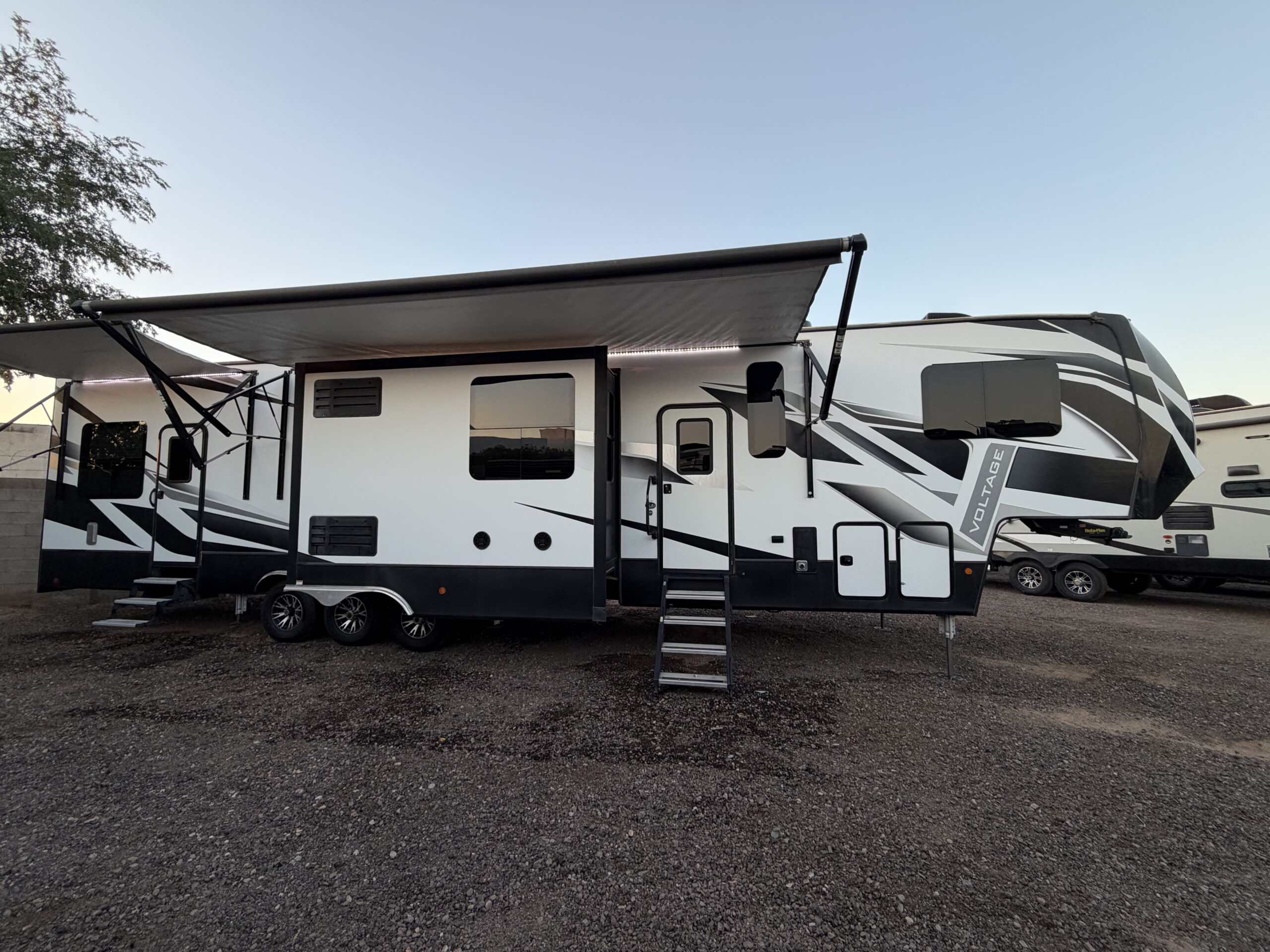 Voltage 5th Wheel Toy Hauler Voltage 5th Wheel Toy Hauler